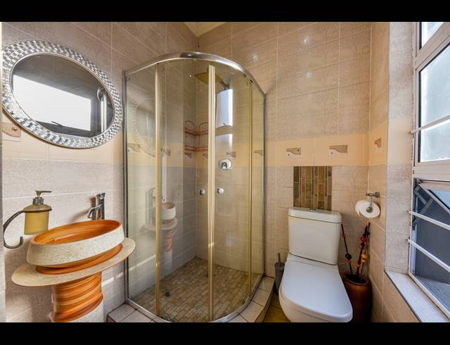 5 BEDROOM GOLF ESTATE FOR SALE IN BLUE VALLEY GOLF ESTATE
